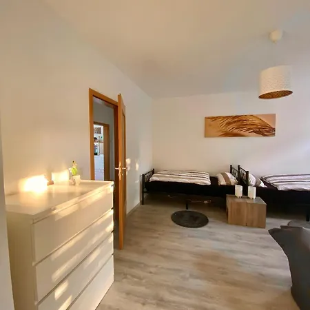 Schoene 3-zimmer Monteurswohnung Im Sueden Von Eg Apartment