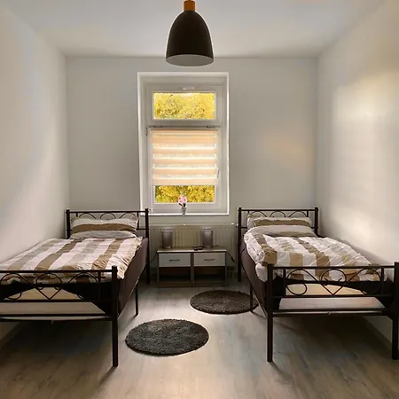 Schoene 3-zimmer Monteurswohnung Im Sueden Von Eg Apartment *