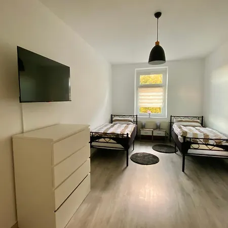 アパート Schoene 3-zimmer Monteurswohnung Im Sueden Von Eg *