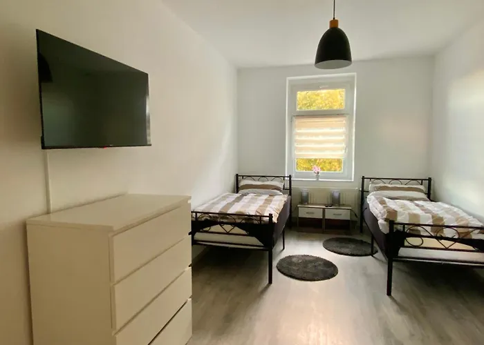Appartement Schoene 3-zimmer Monteurswohnung Im Sueden Von Eg *
